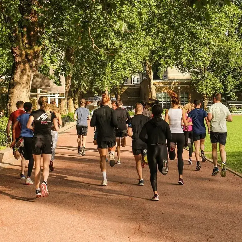 OneTrack Club: Runners training together on a track